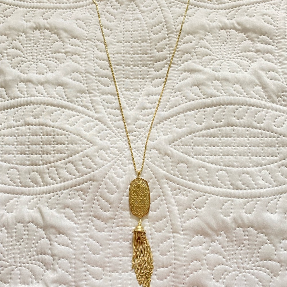 Kendra Scott Long necklace